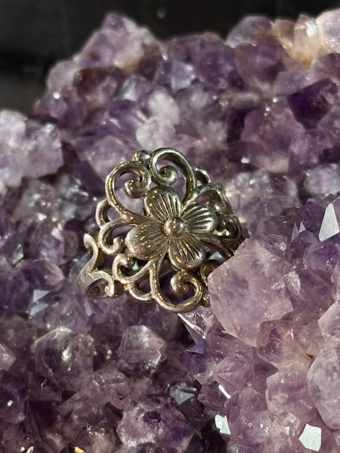 Vintage Bloom Ring -- Solid Silver