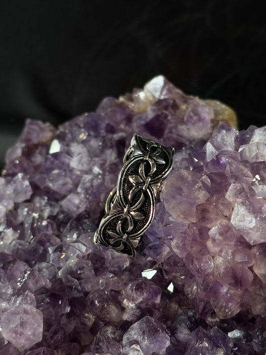 Baroque Vine Band -- Solid Silver