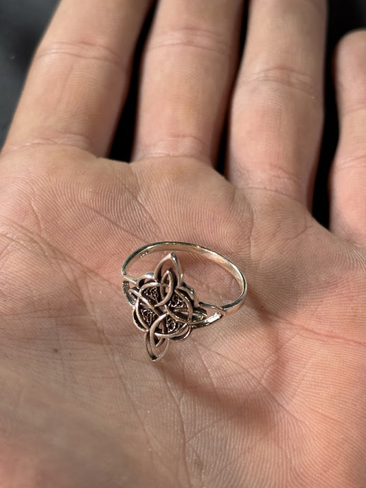 Celtic Knot Ring -- Solid Silver