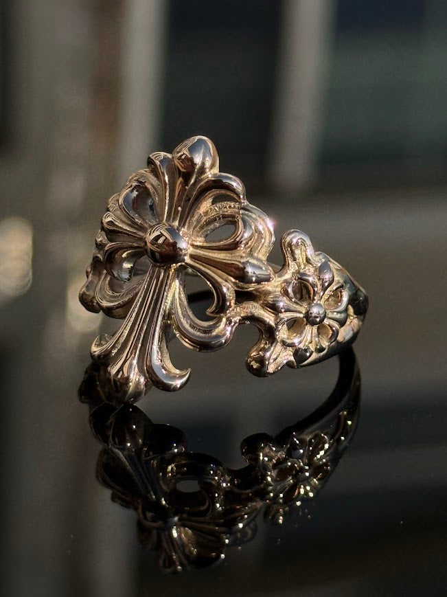 Sterling silver Fleur-de-Lis cross ring · Lukali & Co